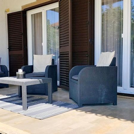 Apartments Lidija ウマグ エクステリア 写真