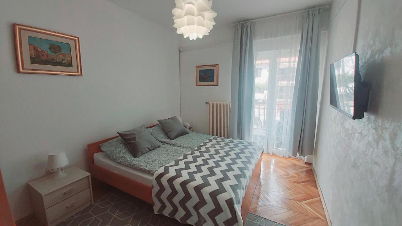Apartments Lidija ウマグ エクステリア 写真
